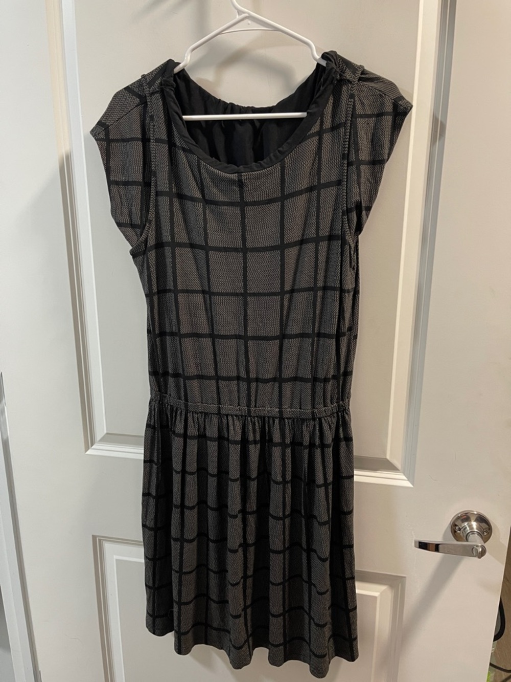 Aprz Ny Black Windowpane Scoop-Neck Midi Dress